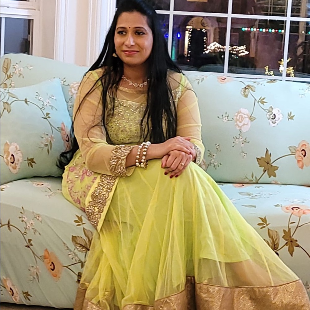Beautiful yellow green party dress.